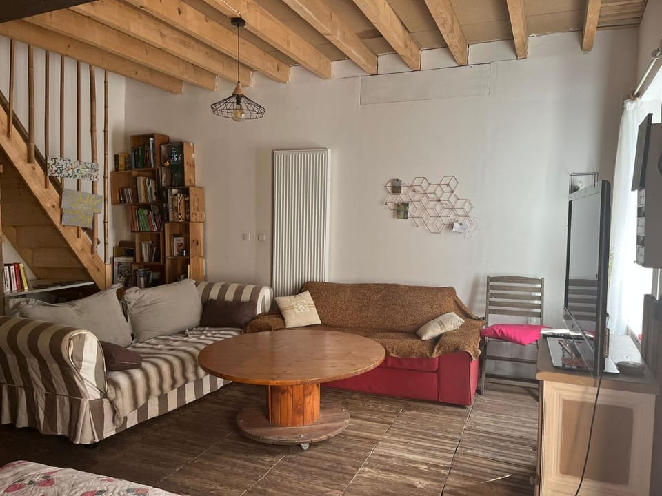 Communal lounge/ TV room