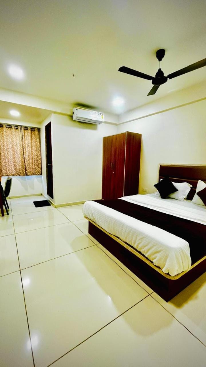 Bed, Bedroom, air conditioner