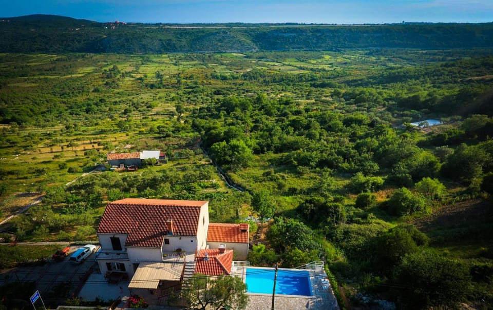 Property building, Bird's eye view