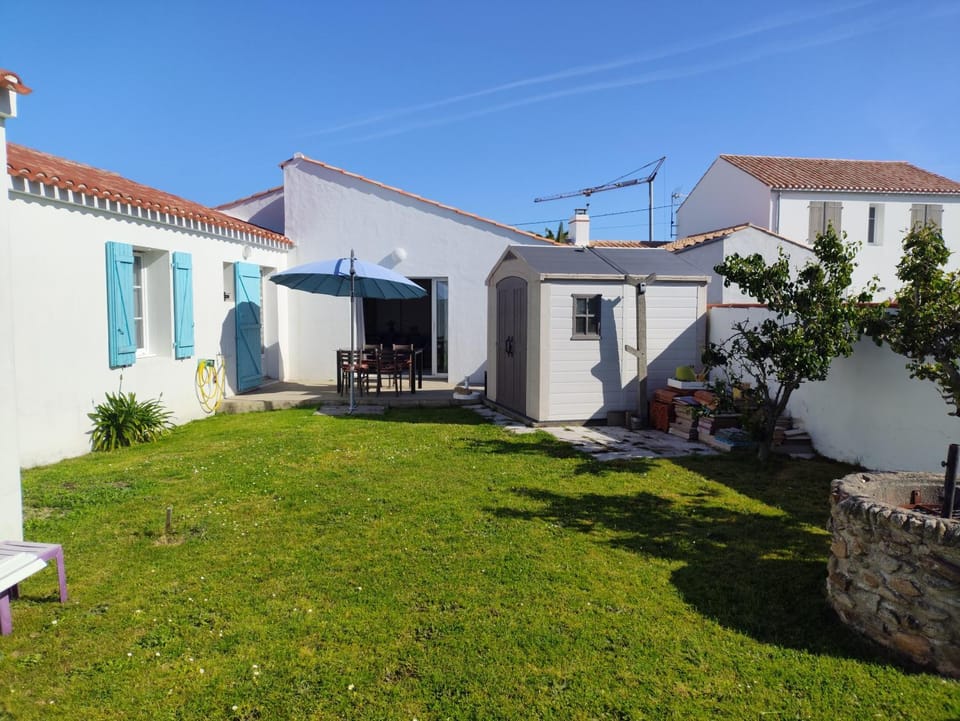Property building, Garden, Garden view