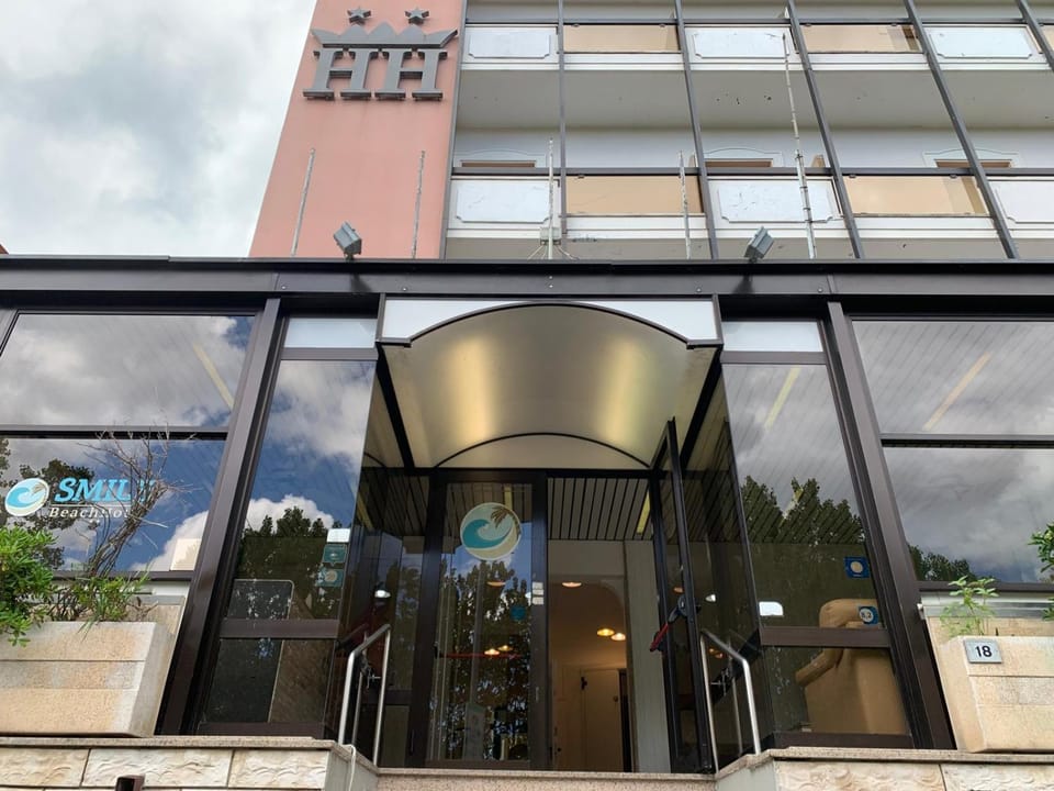 Property building, Facade/entrance