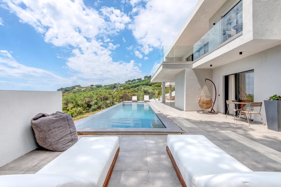Pool view, sunbed