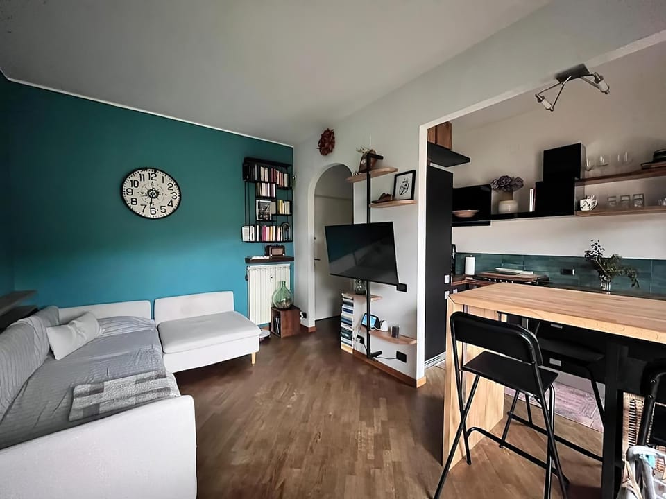 TV and multimedia, Kitchen or kitchenette, Living room, Dining area