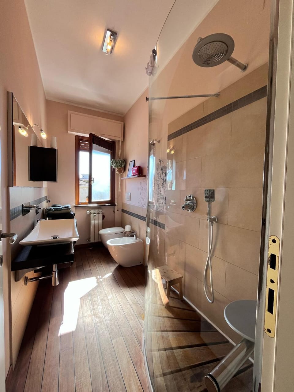 Shower, Toilet, Bathroom, towels