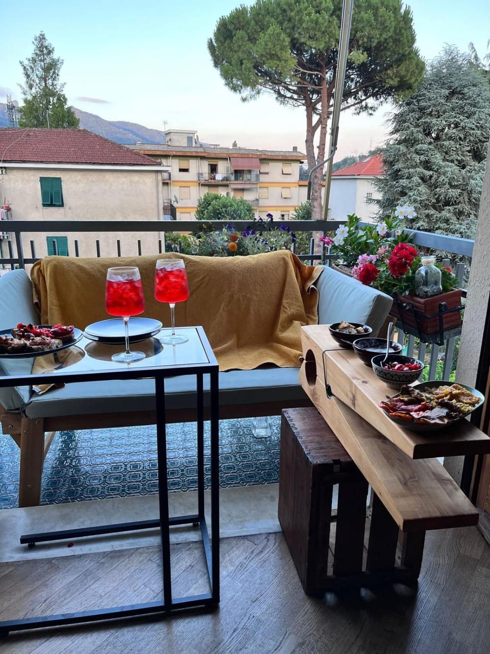 Balcony/Terrace, Balcony/Terrace, Food and drinks