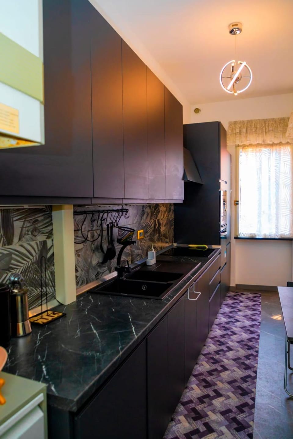 Kitchen or kitchenette, dishwasher, heating, microwave, oven, toaster, washing machine