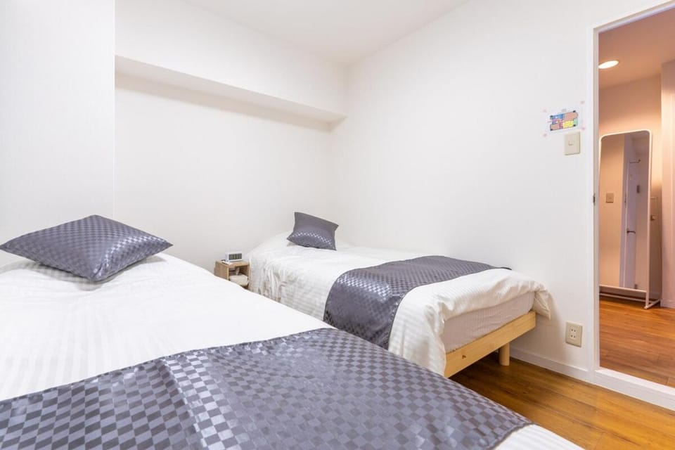 2 min to Namba Near Daikokucho For 6 Apartment in Osaka