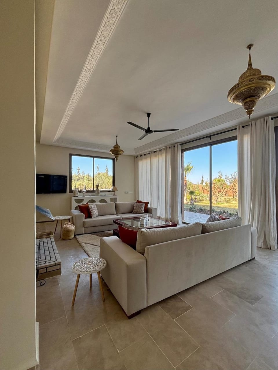 Communal lounge/ TV room, TV and multimedia, Living room, fireplace