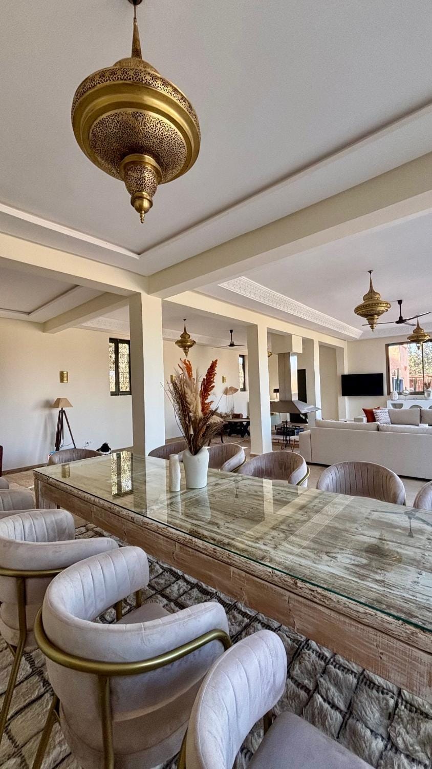 Living room, Dining area