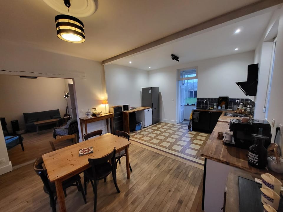Living room, Dining area