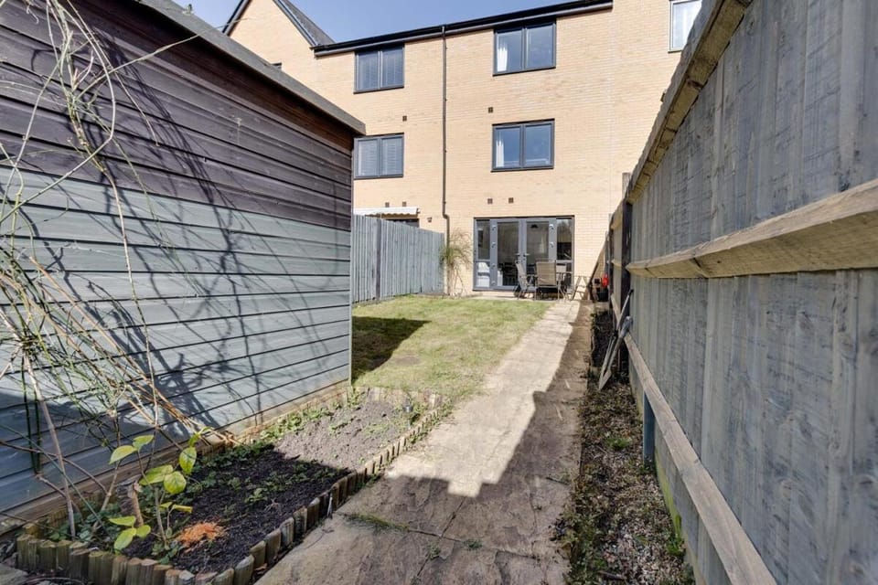 Property building, Garden