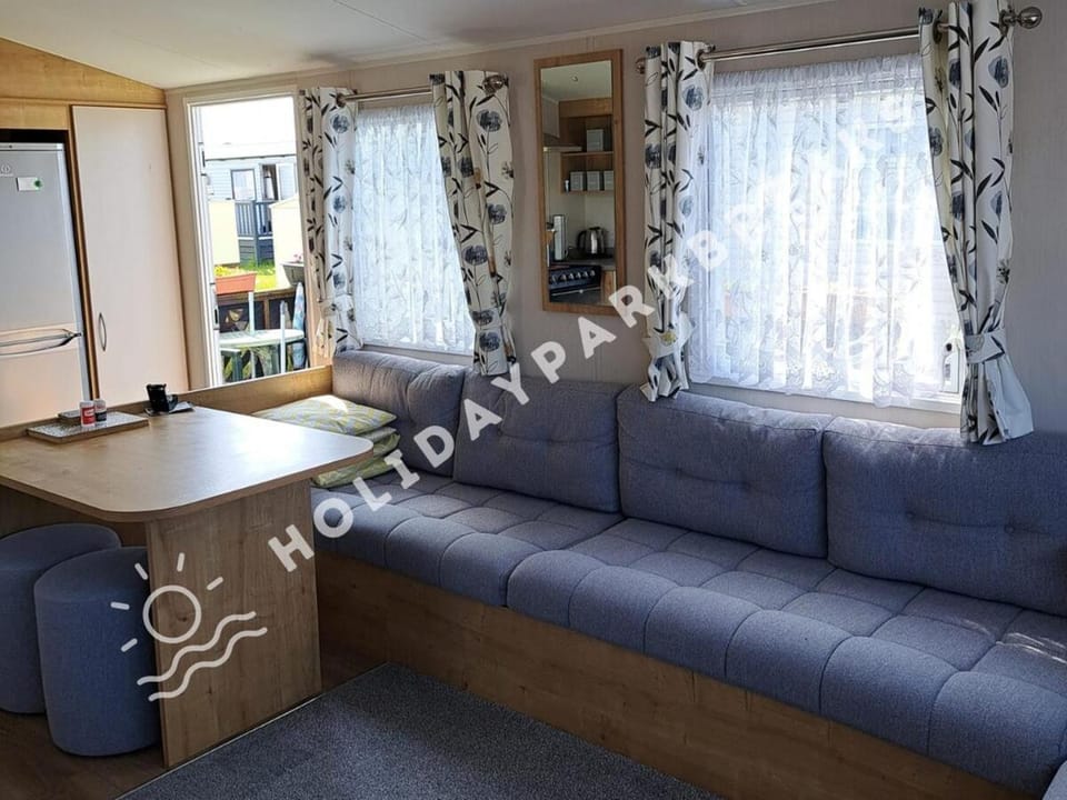 Seagulls Rest - Silver 3 bedroom close to play park on West Sands House in Selsey