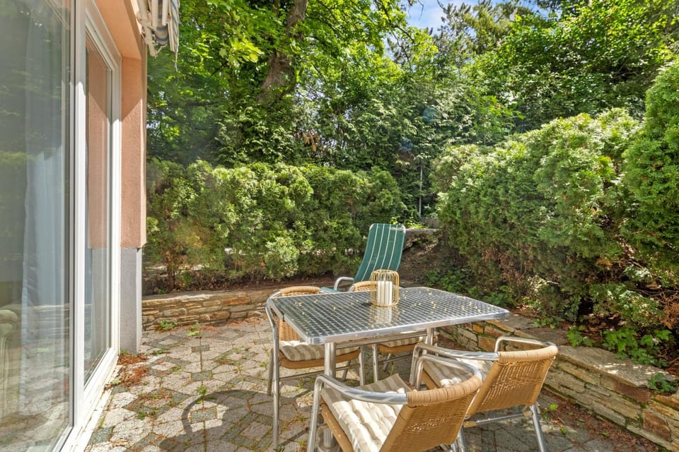 Schild Rooms - Self Check-in - Nature and Wine Area Hotel in Vienna