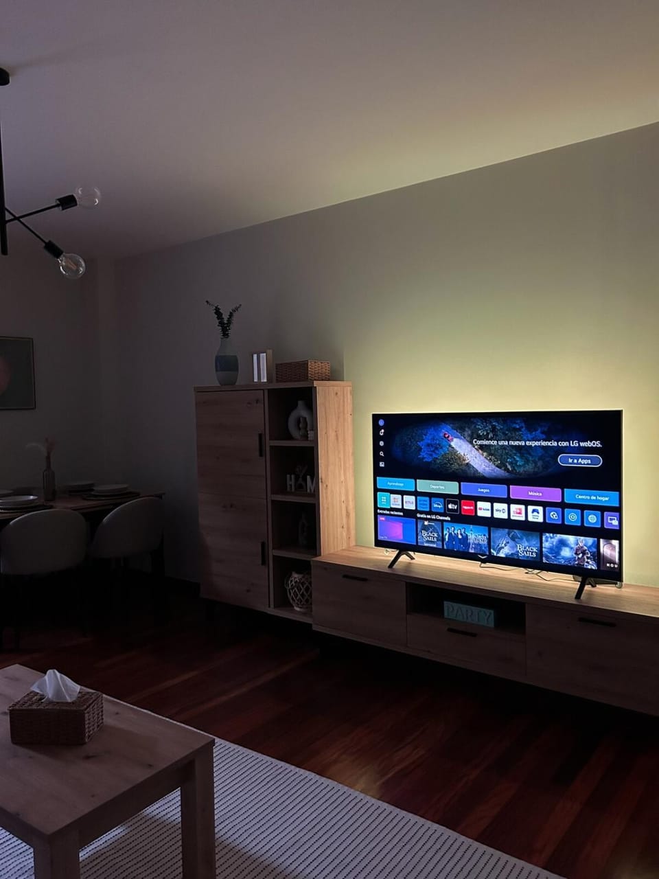 Communal lounge/ TV room