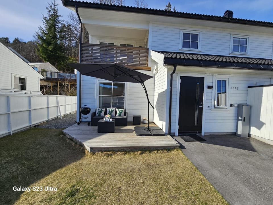 Cosy Hamresand's semi-detached house House in Norway