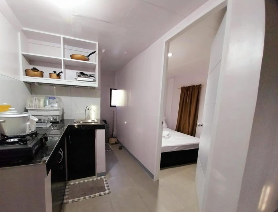 Bed, Kitchen or kitchenette