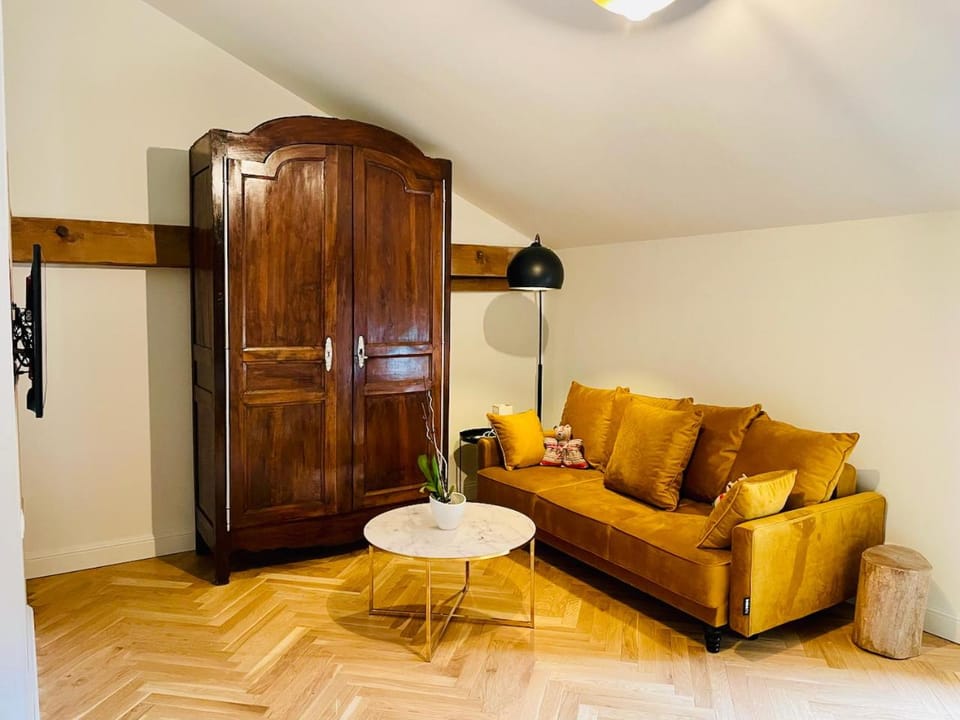 Seating area, wardrobe