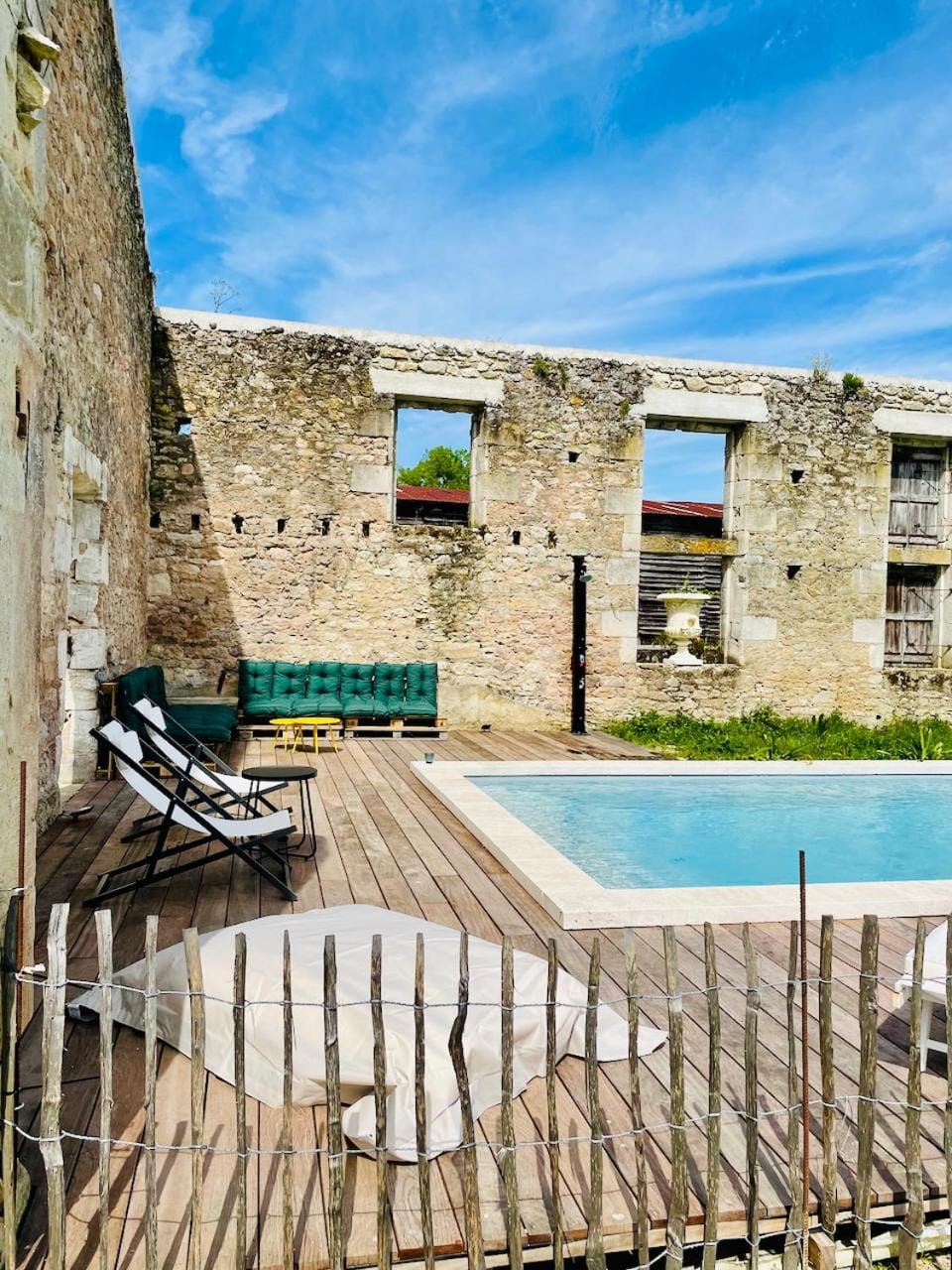 Patio, Balcony/Terrace, Pool view, Swimming pool, Swimming pool, sunbed