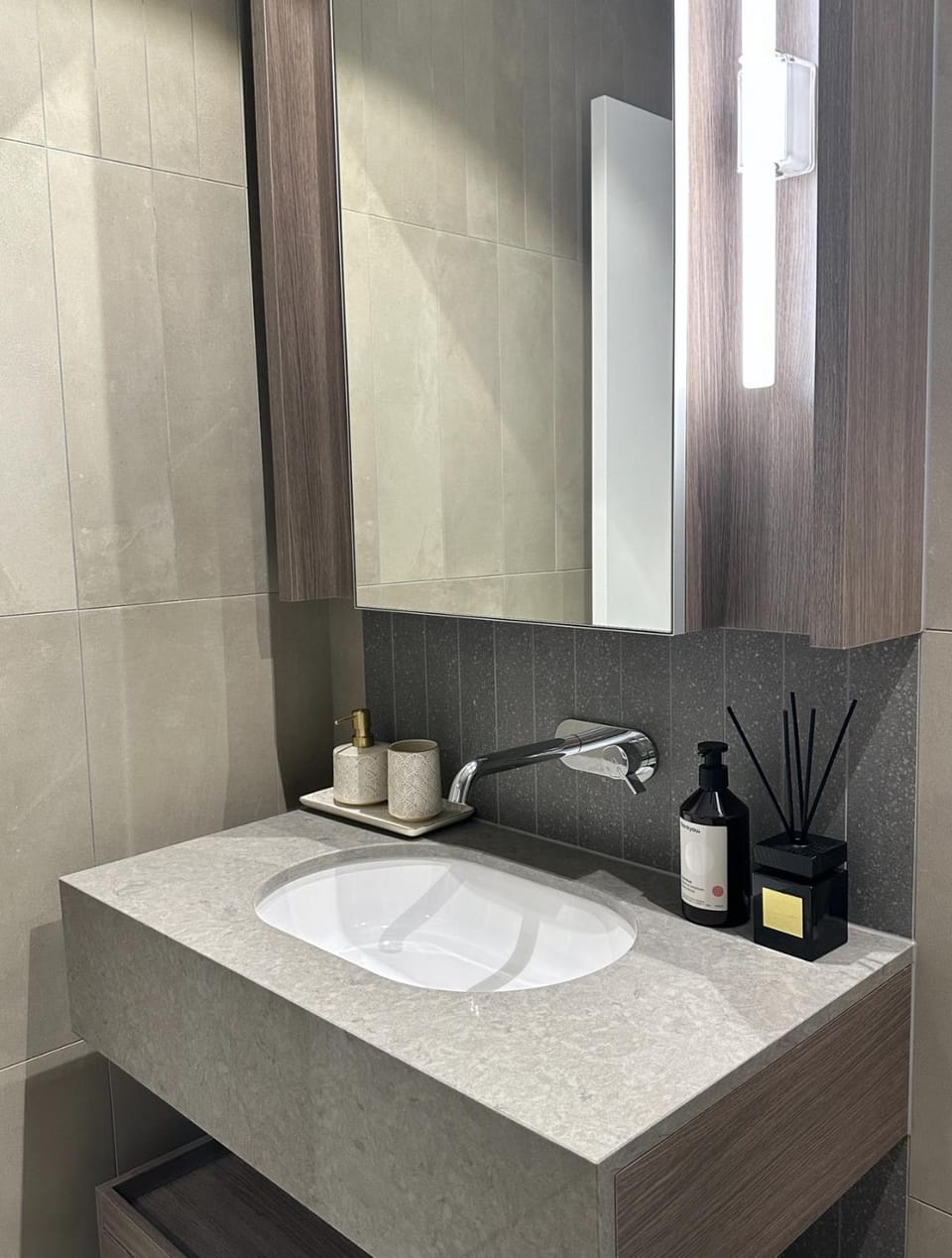 Bathroom, towels