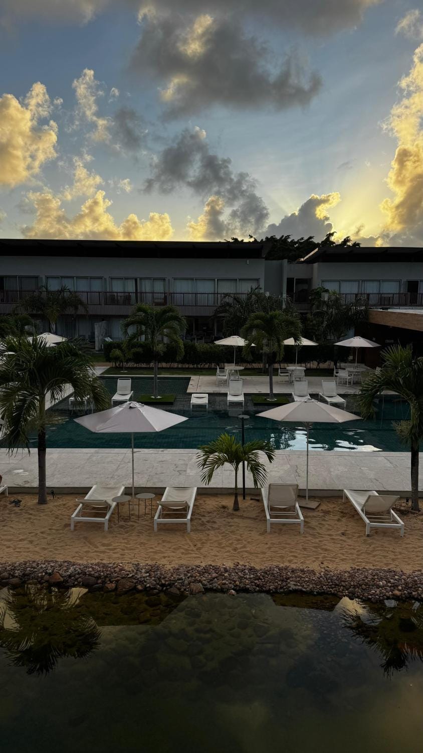 Pool view, Swimming pool, sunbed