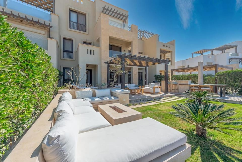 Serene Lakeview Escape 2BR at Cyan ElGouna Apartment in Hurghada