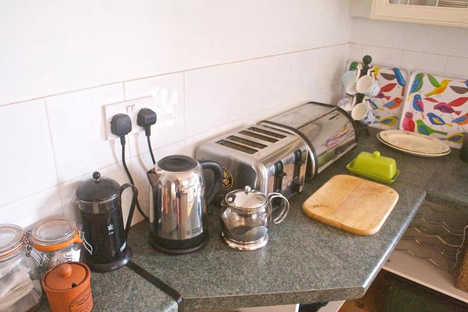 Coffee/tea facilities, Kitchen or kitchenette, Food and drinks, Food, toaster