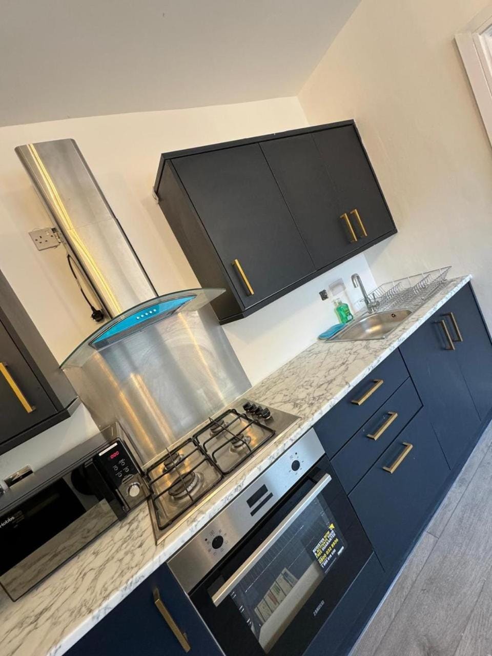 Heathrow Close Comfort Room Bed and Breakfast in Staines-upon-Thames