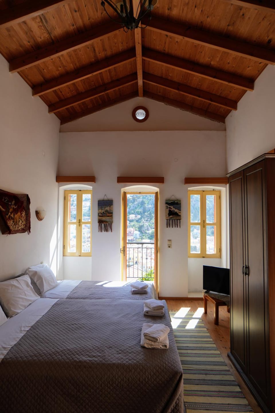 Bed, Photo of the whole room, Bedroom, towels