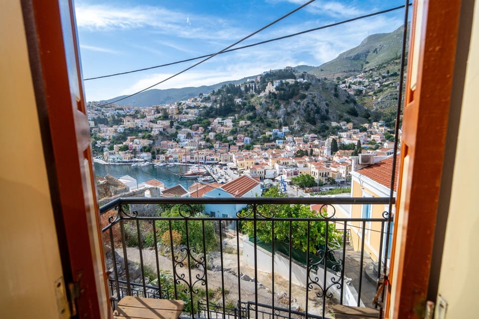 Property building, Nearby landmark, Day, Natural landscape, View (from property/room), Balcony/Terrace, City view, Lake view, Mountain view, River view, Sea view