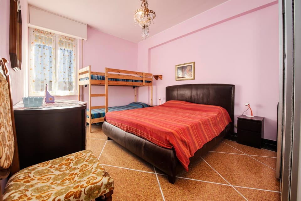 Bed, Photo of the whole room, Bedroom, bunk bed