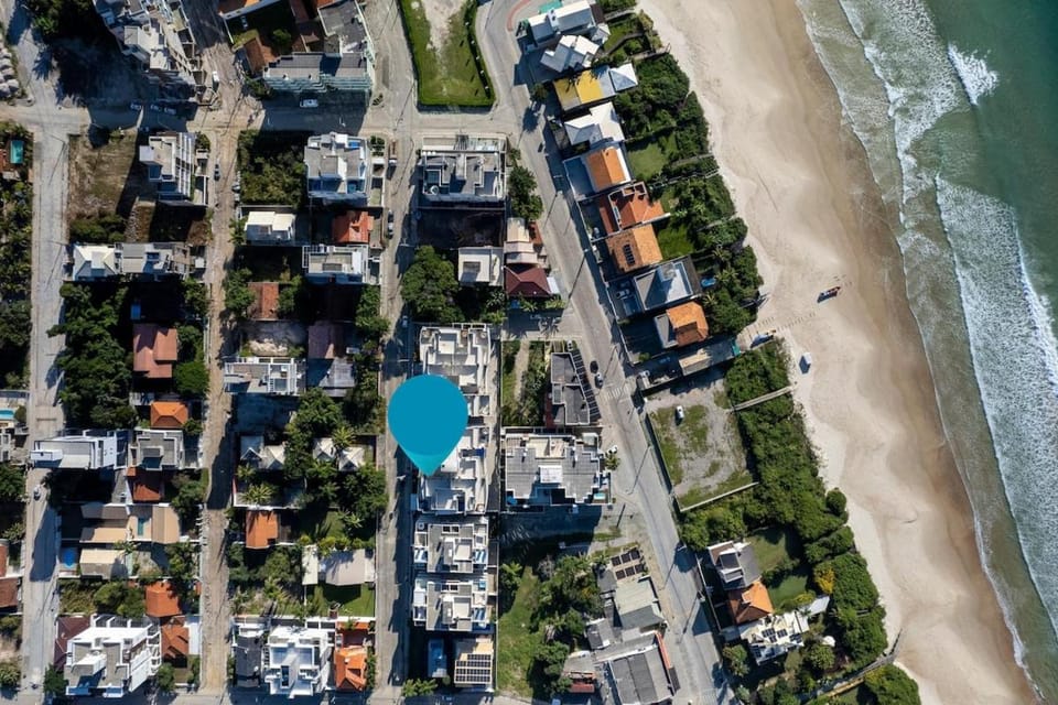 Property building, Nearby landmark, Neighbourhood, Bird's eye view, Beach