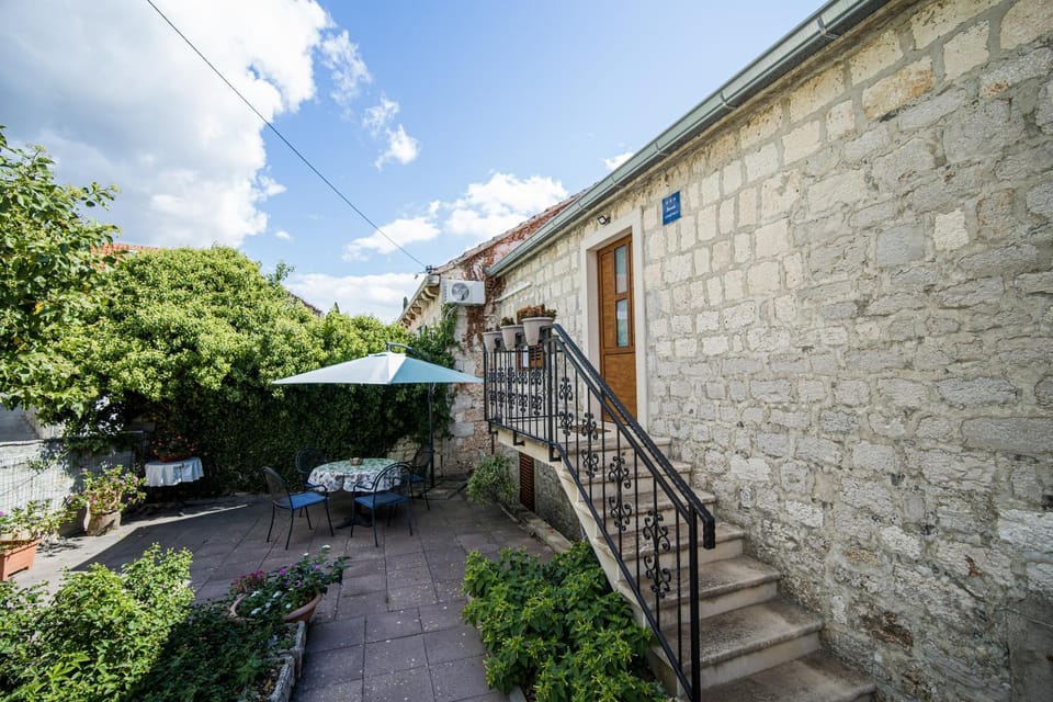 Patio, Neighbourhood, Garden, Garden view