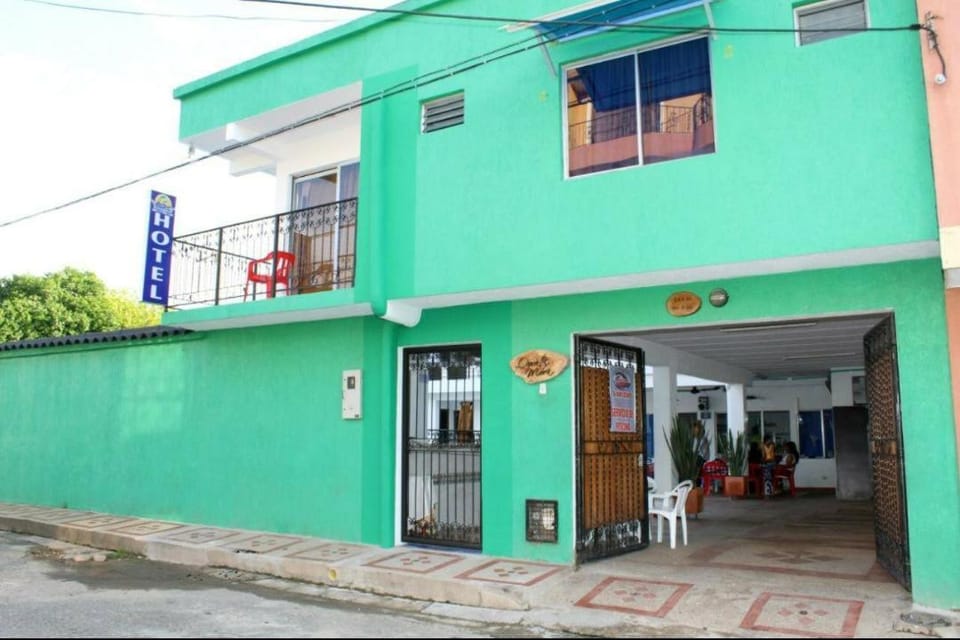 Property building, Facade/entrance, Day
