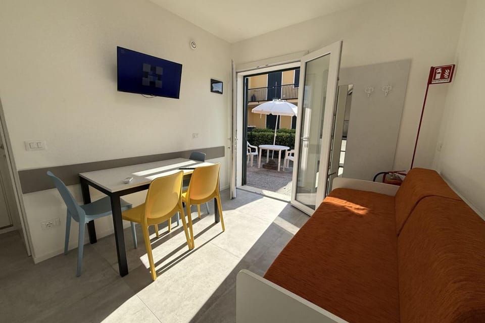 Bed, Living room, Bedroom