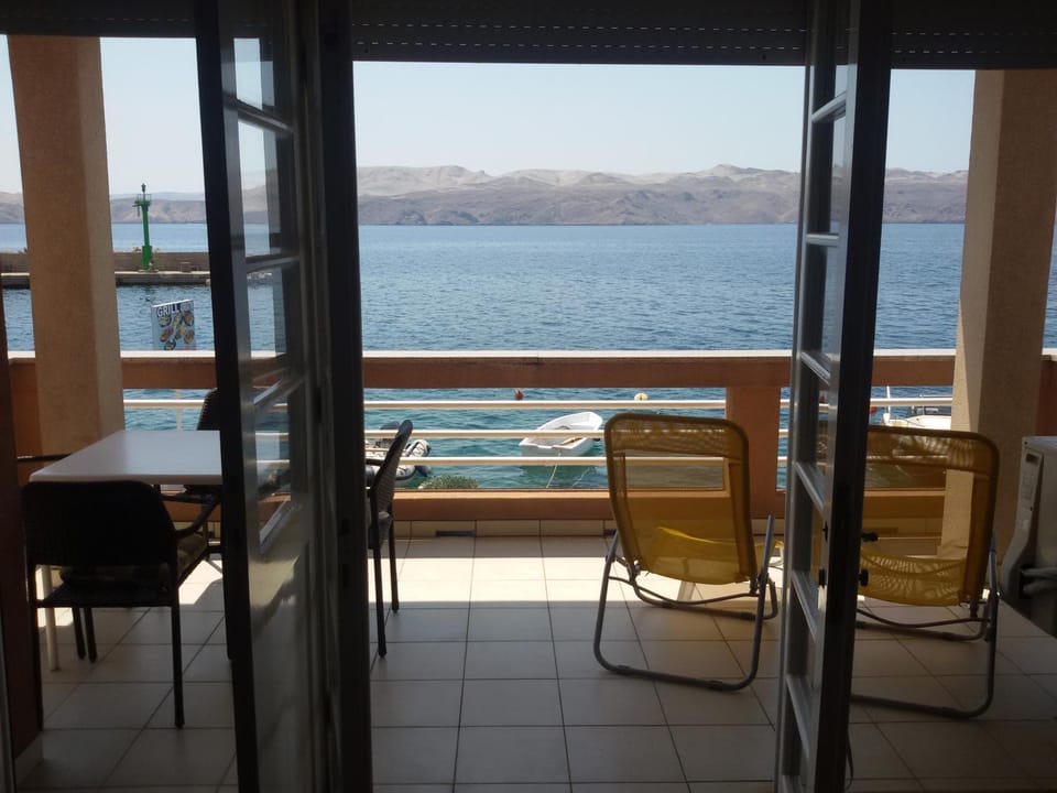 Natural landscape, Balcony/Terrace, Beach, Mountain view, Sea view