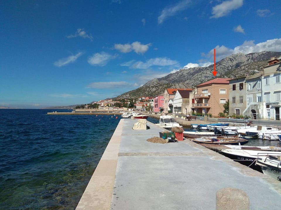 Property building, Natural landscape, Mountain view, Sea view, Location