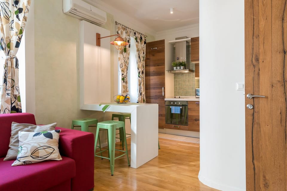 Kitchen or kitchenette, Kitchen or kitchenette, Living room, Seating area, Dining area