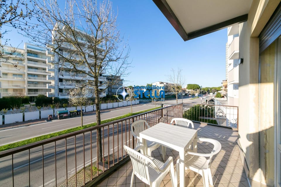 Property building, Day, Neighbourhood, View (from property/room), Balcony/Terrace, Street view