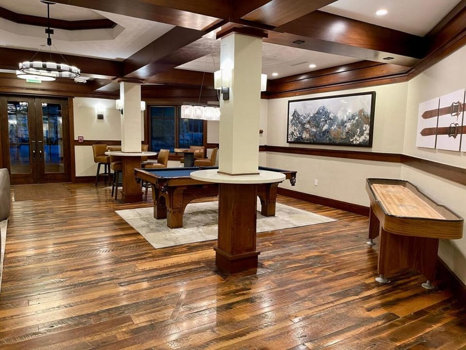 Deer Valley Empire Pass Slopeside Luxury Condo Apartment in Park City