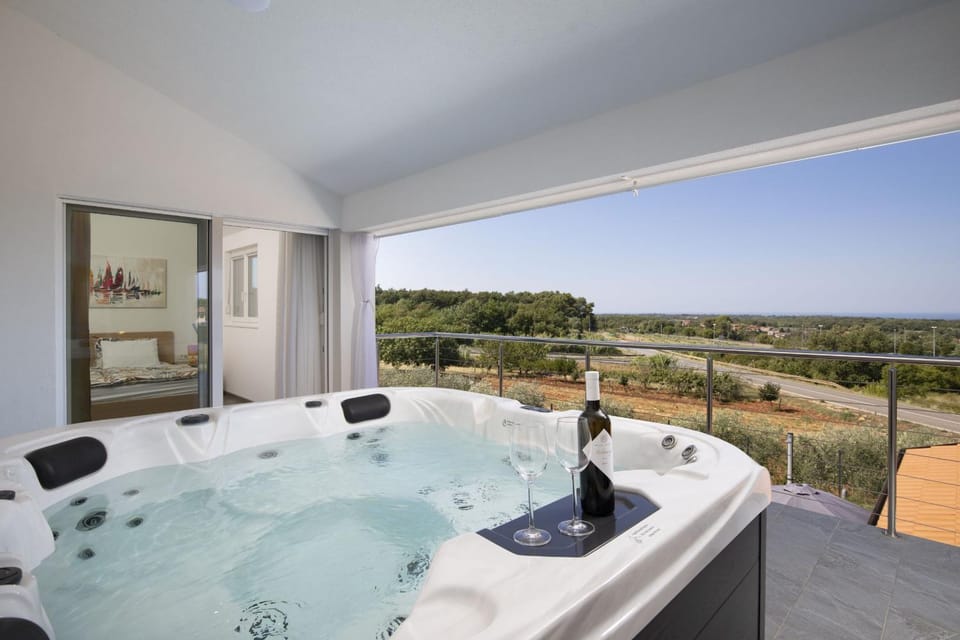 Hot Tub, Landmark view