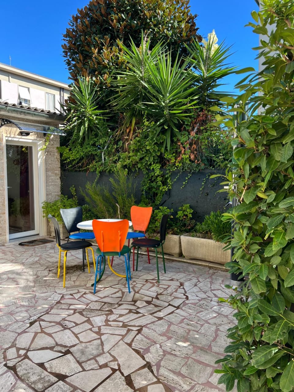 Patio, Spring, Day, Garden, Dining area, Garden view