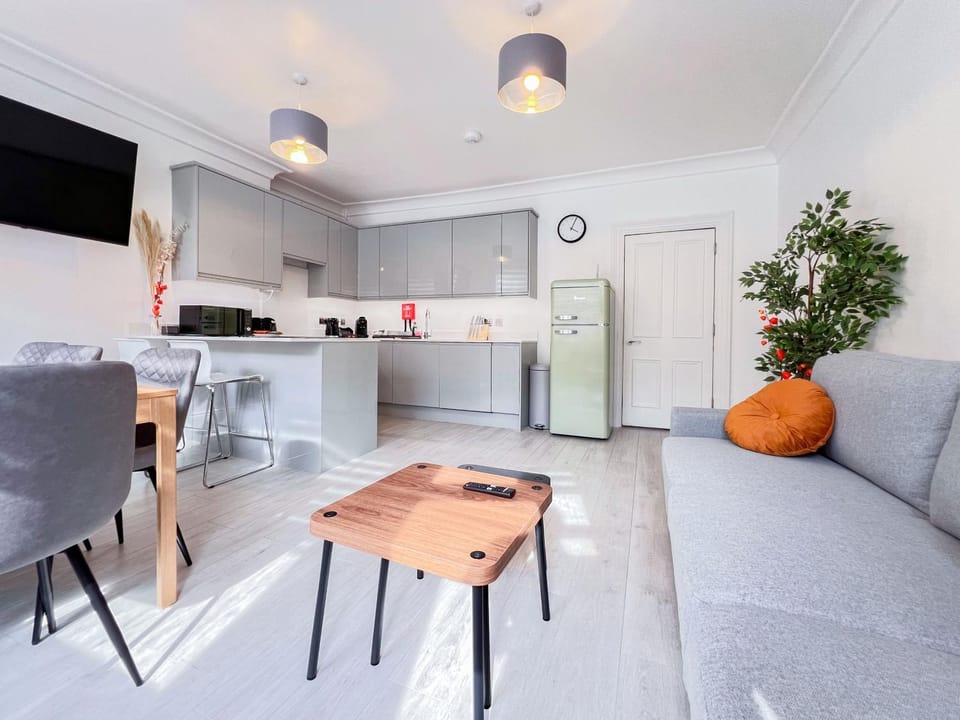 Living room, Seating area, Dining area