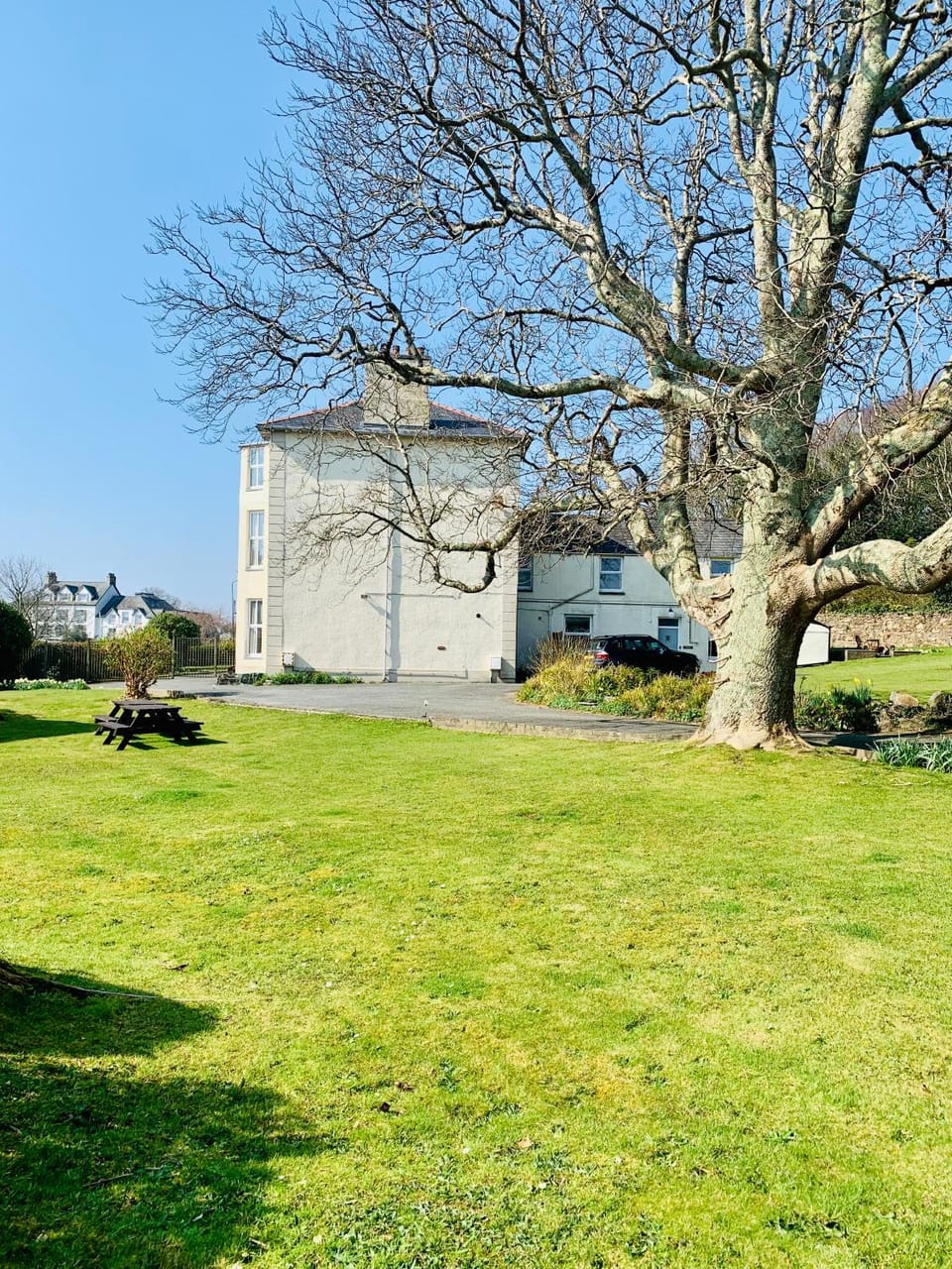 Property building, Spring, Day, Natural landscape, Garden, Garden view