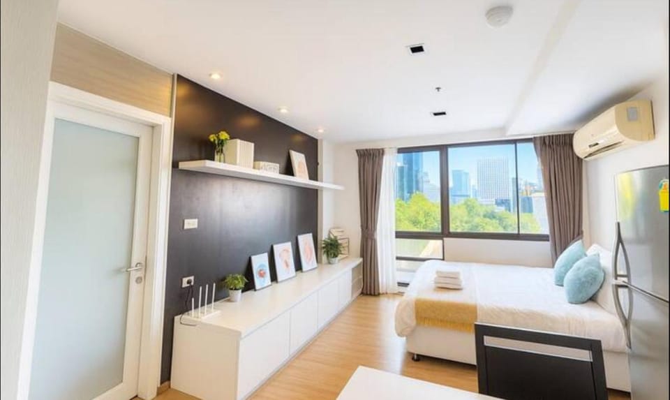 City Center Nana 4-Guest Suite 100m Nana BTS Apartment in Bangkok
