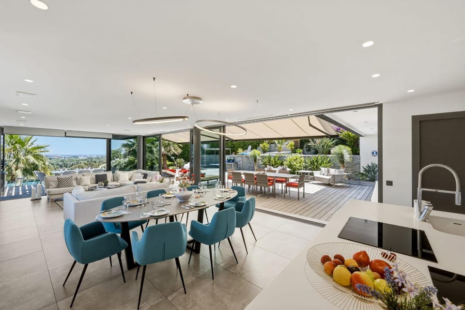 Villa Dezem-Infinity pool-Hot tub-Near Cannes-Panorama-AC Villa in Mandelieu-La Napoule