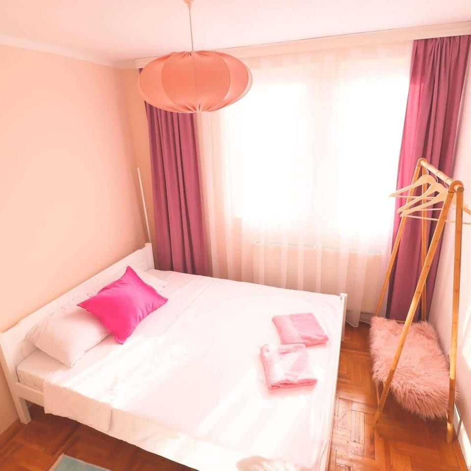 Apartment Prishtina - 1 Bedroom Apartment in Serbia