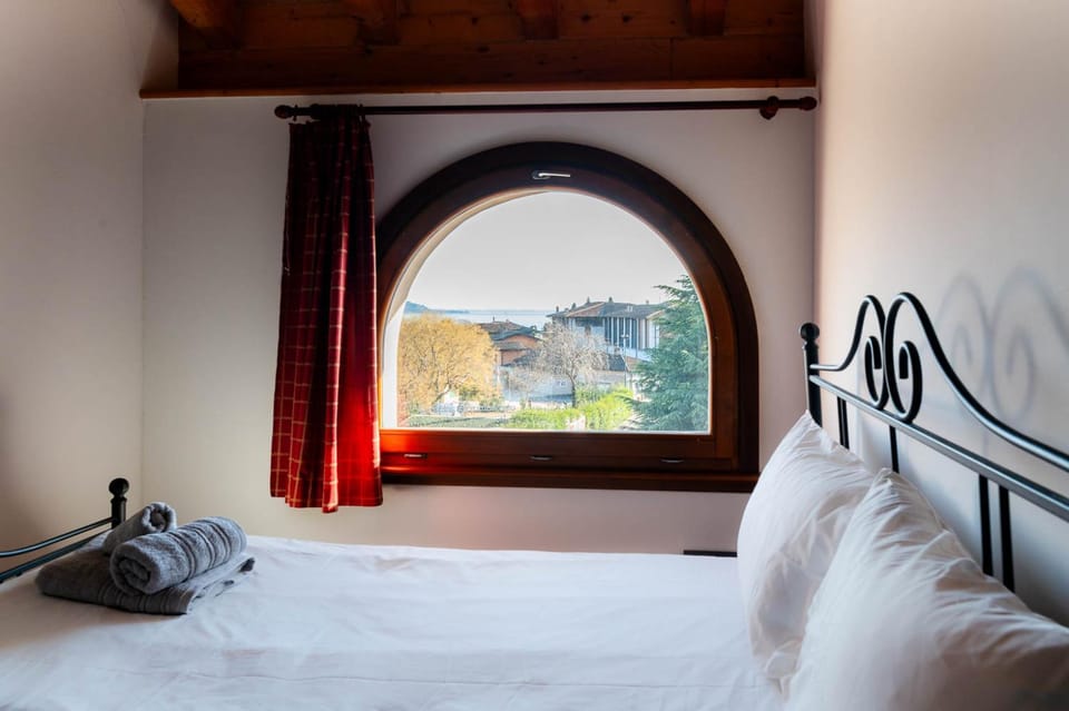 Bed, Photo of the whole room, Bedroom, Lake view, Lake view