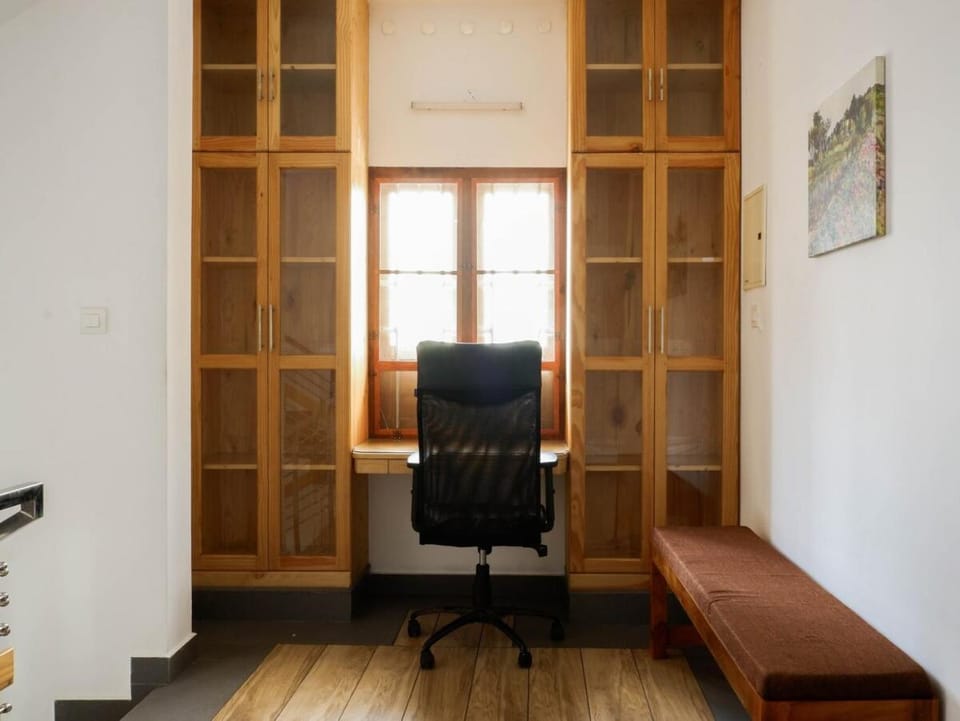 Stay Central, Stay Cozy 3BHK Premium Home Stay Apartment in Kochi