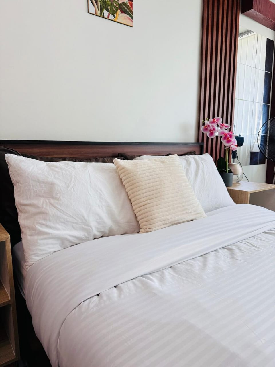 2 Bed's Unit at PICC Near MOA Apartment in Pasay