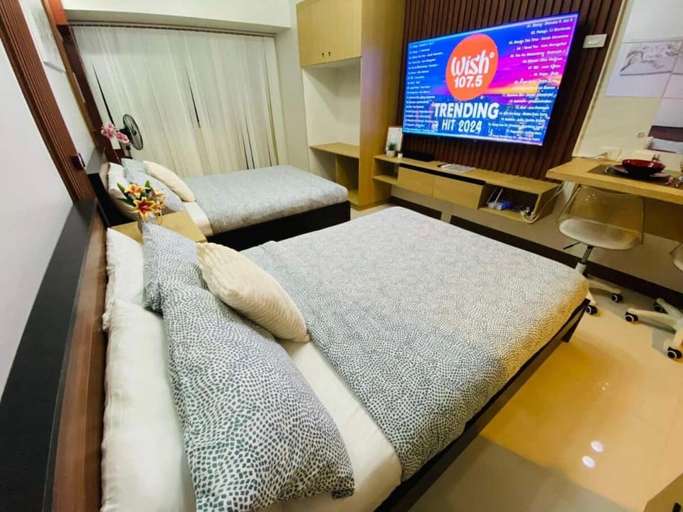 2 Bed's Unit at PICC Near MOA Apartment in Pasay